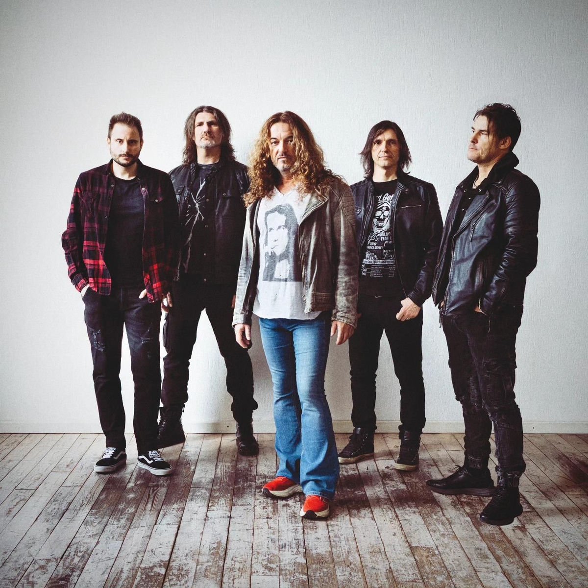 Vision Divine promotional photograph via Scarlet Records.