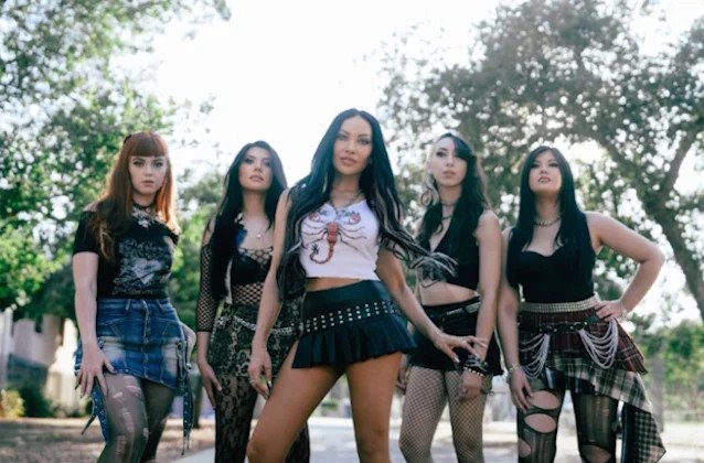 The Violent Hour — The Violent Hour Taps Into Digital Decay with New Single 'Screenager'