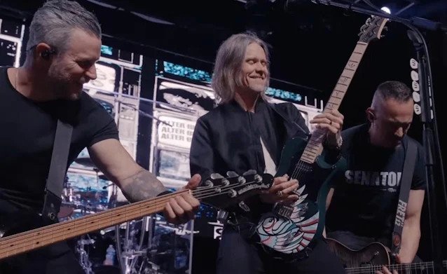 Alter Bridge — Alter Bridge Drop Video for 'Tested and Able'
