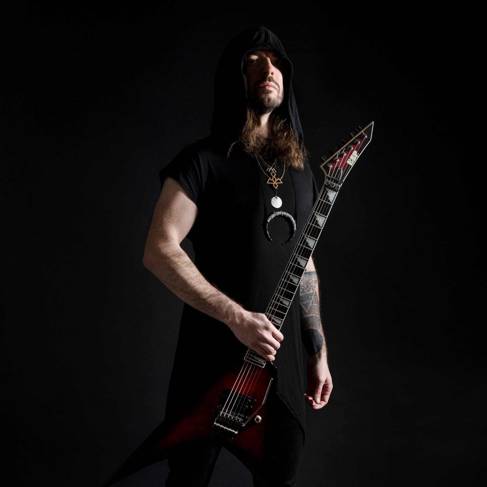 Wizardthrone — Michael Barber Leaves Gloryhammer to resurrect Wizardthrone
